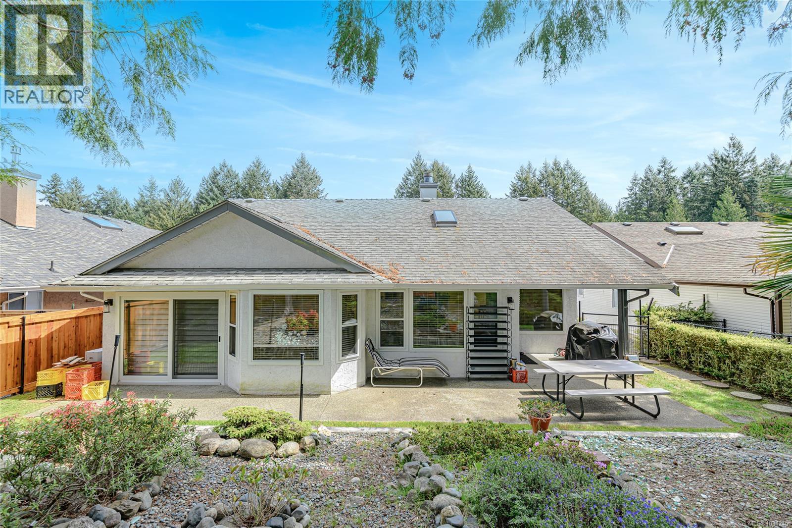 3556 Arbutus Dr S - 3