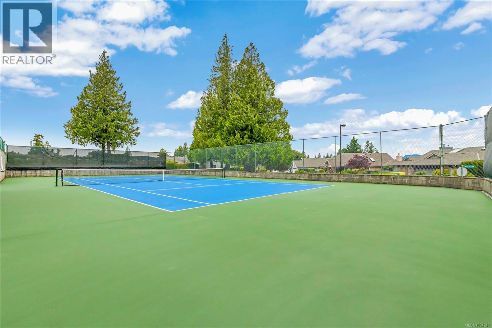 3556 Arbutus Dr S - 32