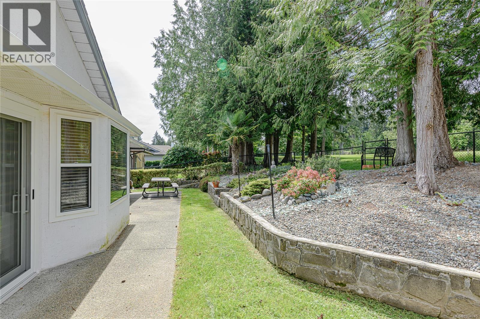 3556 Arbutus Dr S - 39