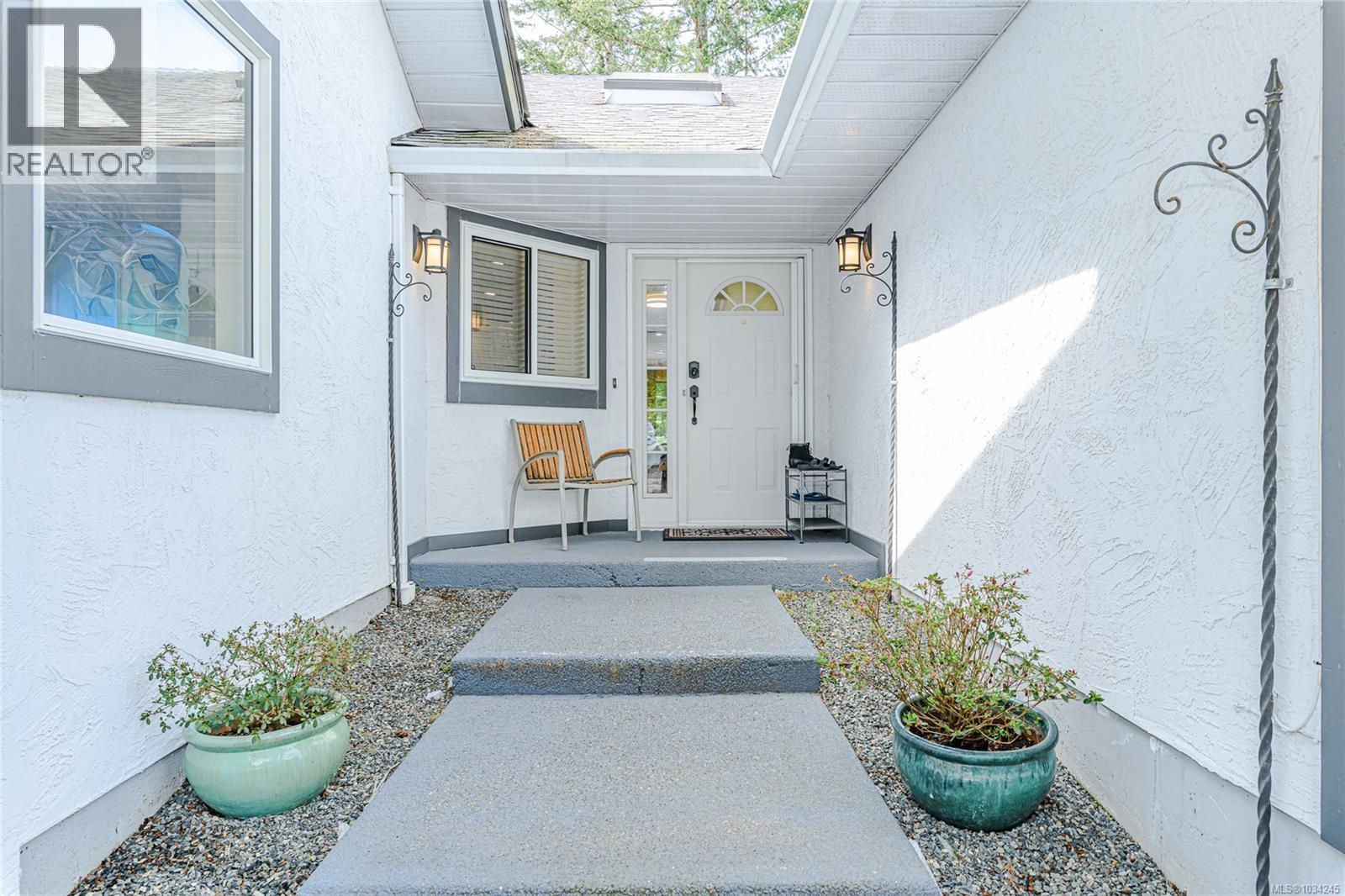 3556 Arbutus Dr S - 4
