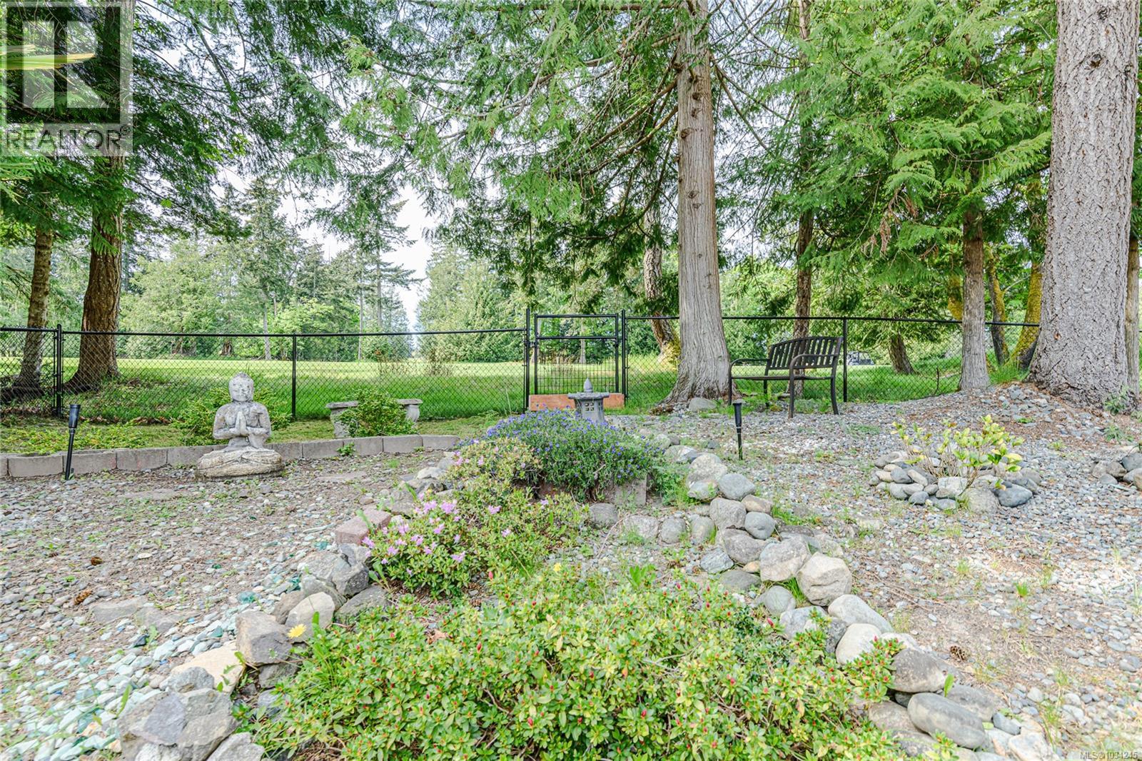 3556 Arbutus Dr S - 42