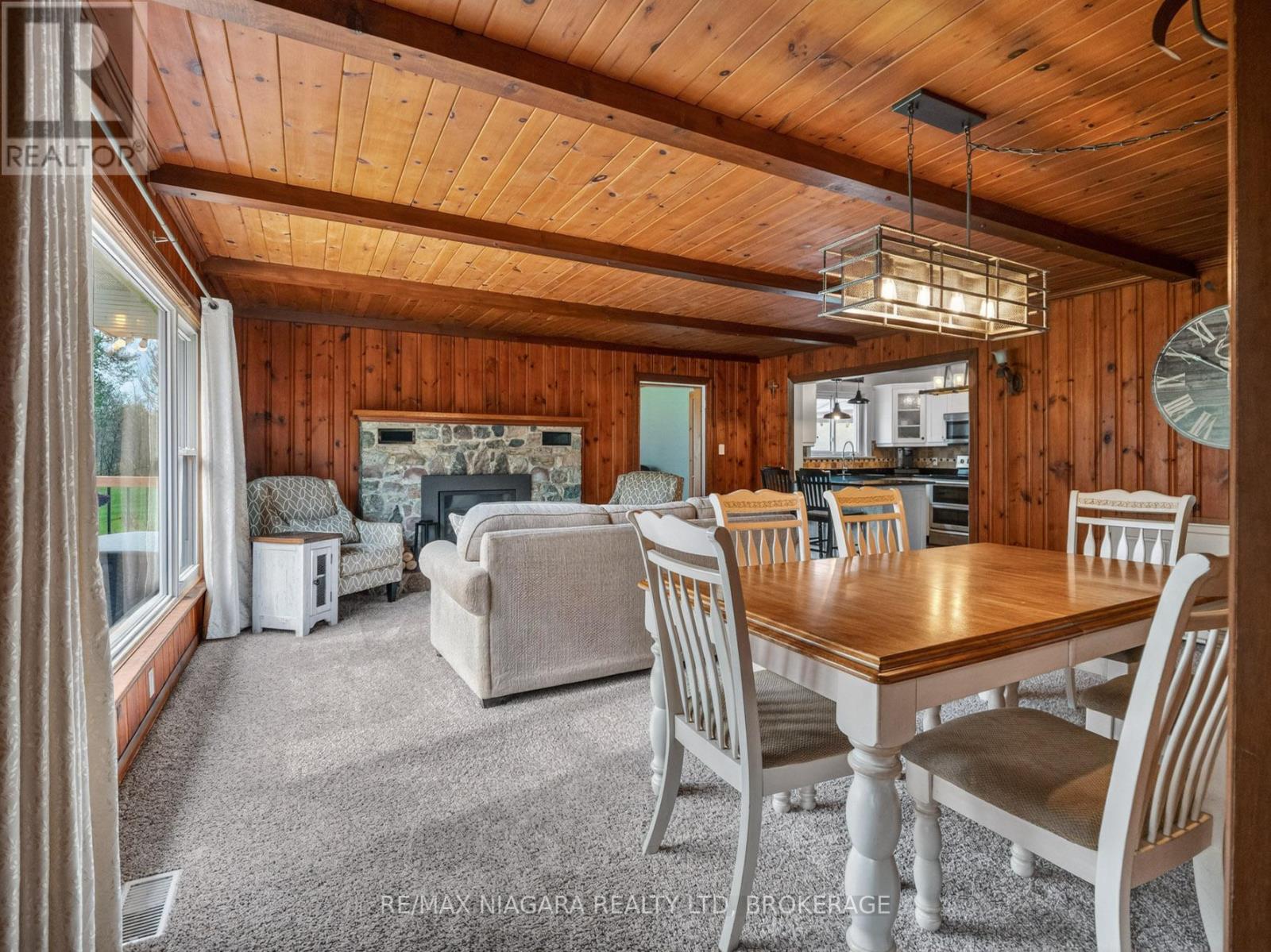914 OAKHILL BOULEVARD E - 11