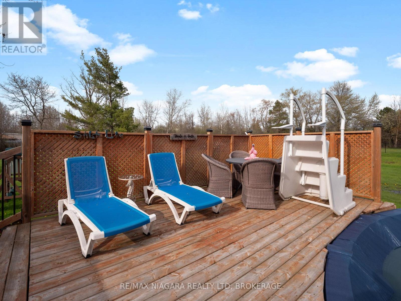 914 OAKHILL BOULEVARD E - 37