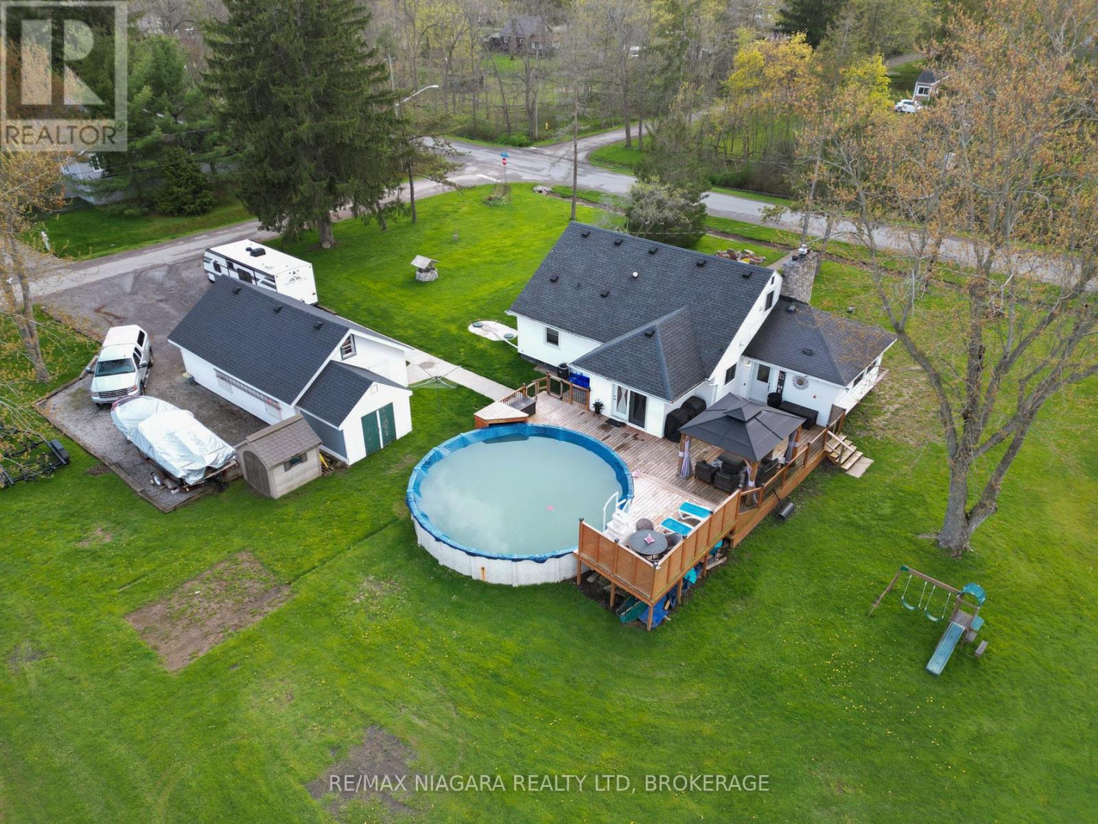 914 OAKHILL BOULEVARD E - 6