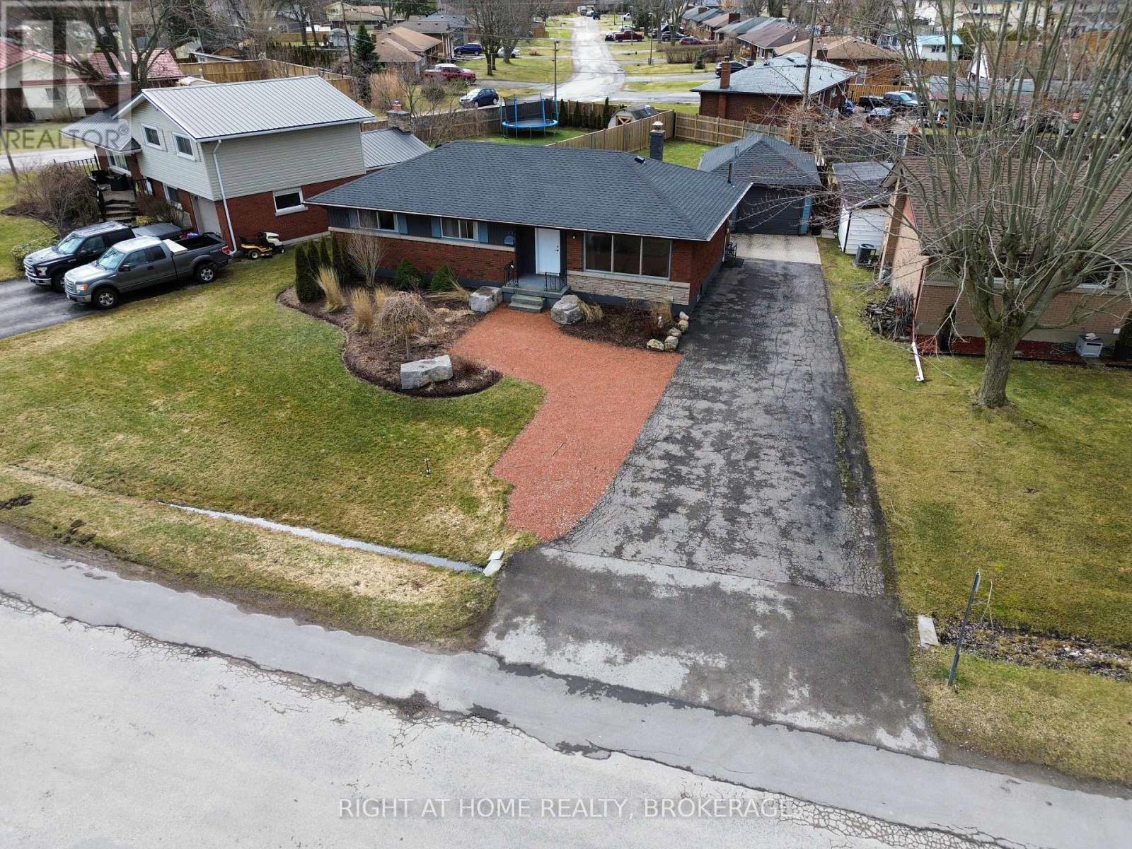 105 GLENWOOD PARKWAY - 3