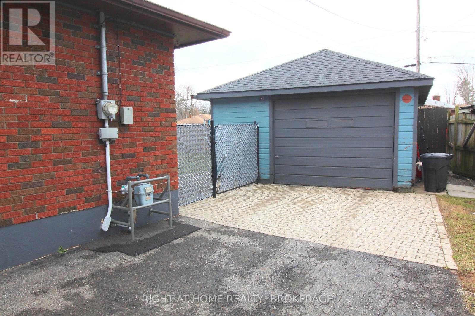 105 GLENWOOD PARKWAY - 4