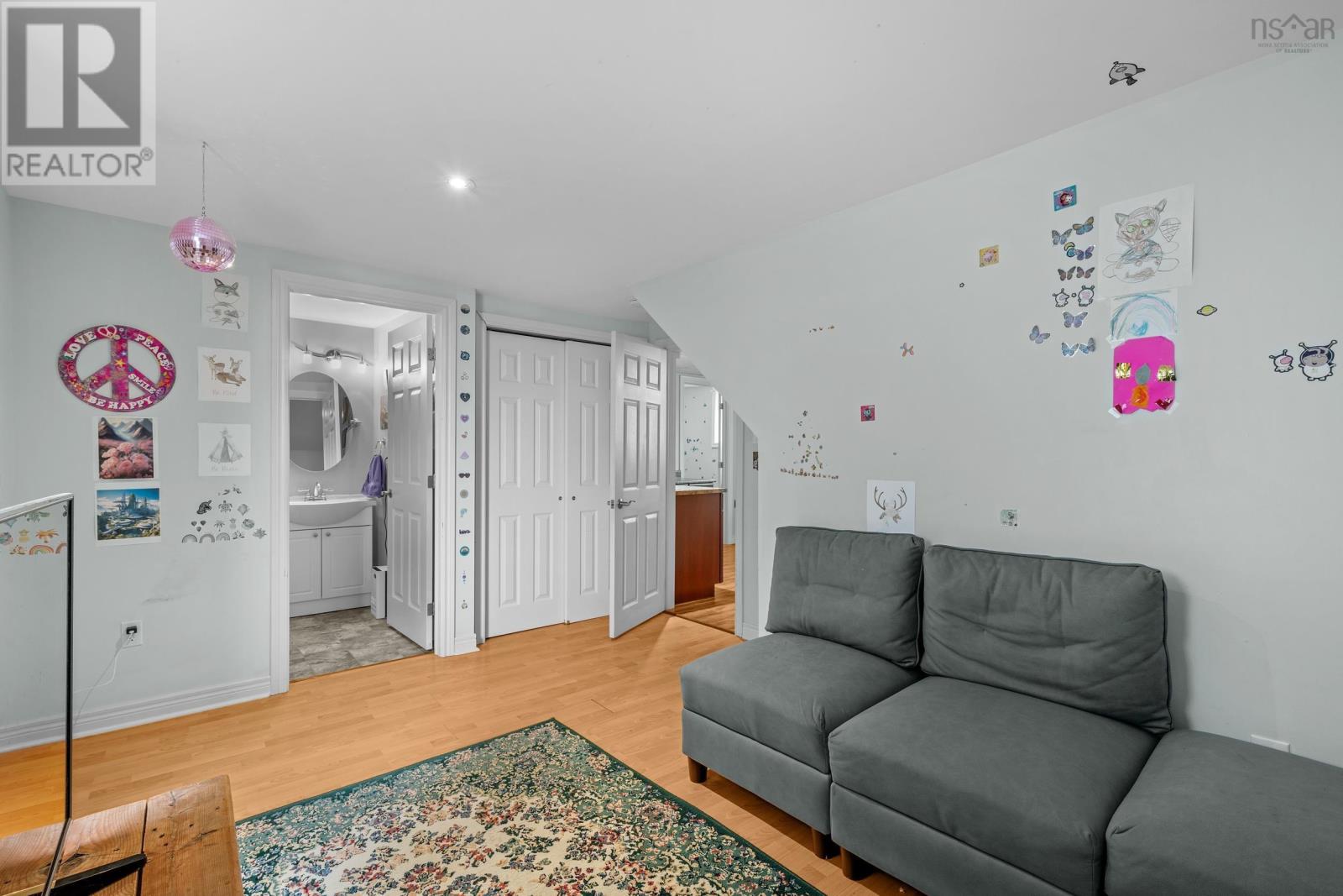 Property 31 of 43 of 3674 lynch Street