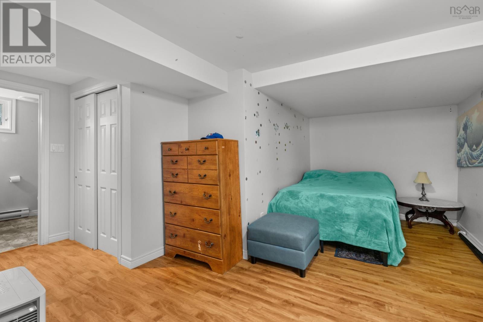 Property 27 of 43 of 3674 lynch Street