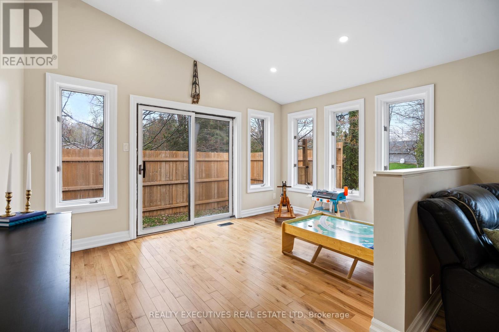 1664 CHRISTINA CRESCENT - 16