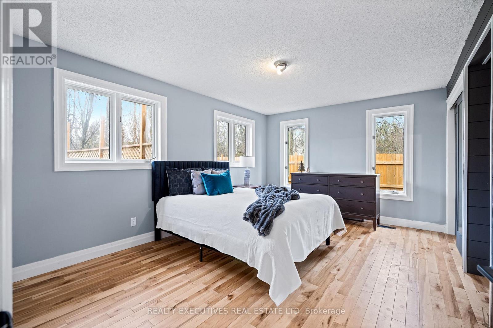 1664 CHRISTINA CRESCENT - 19