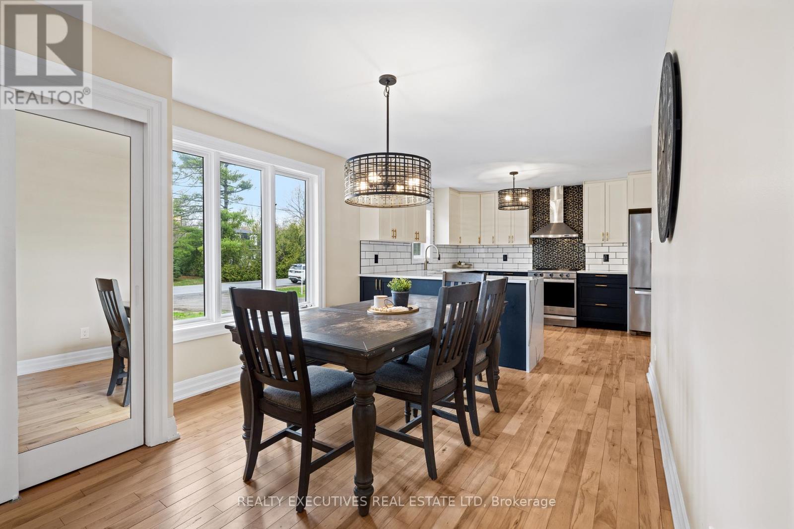 1664 CHRISTINA CRESCENT - Image 2