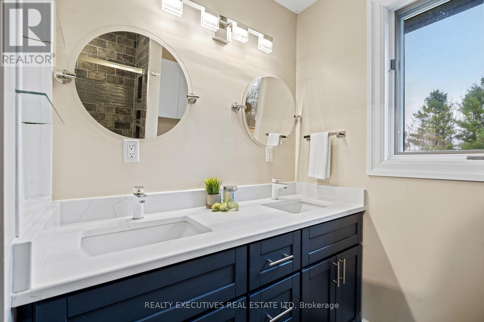 1664 CHRISTINA CRESCENT - 23
