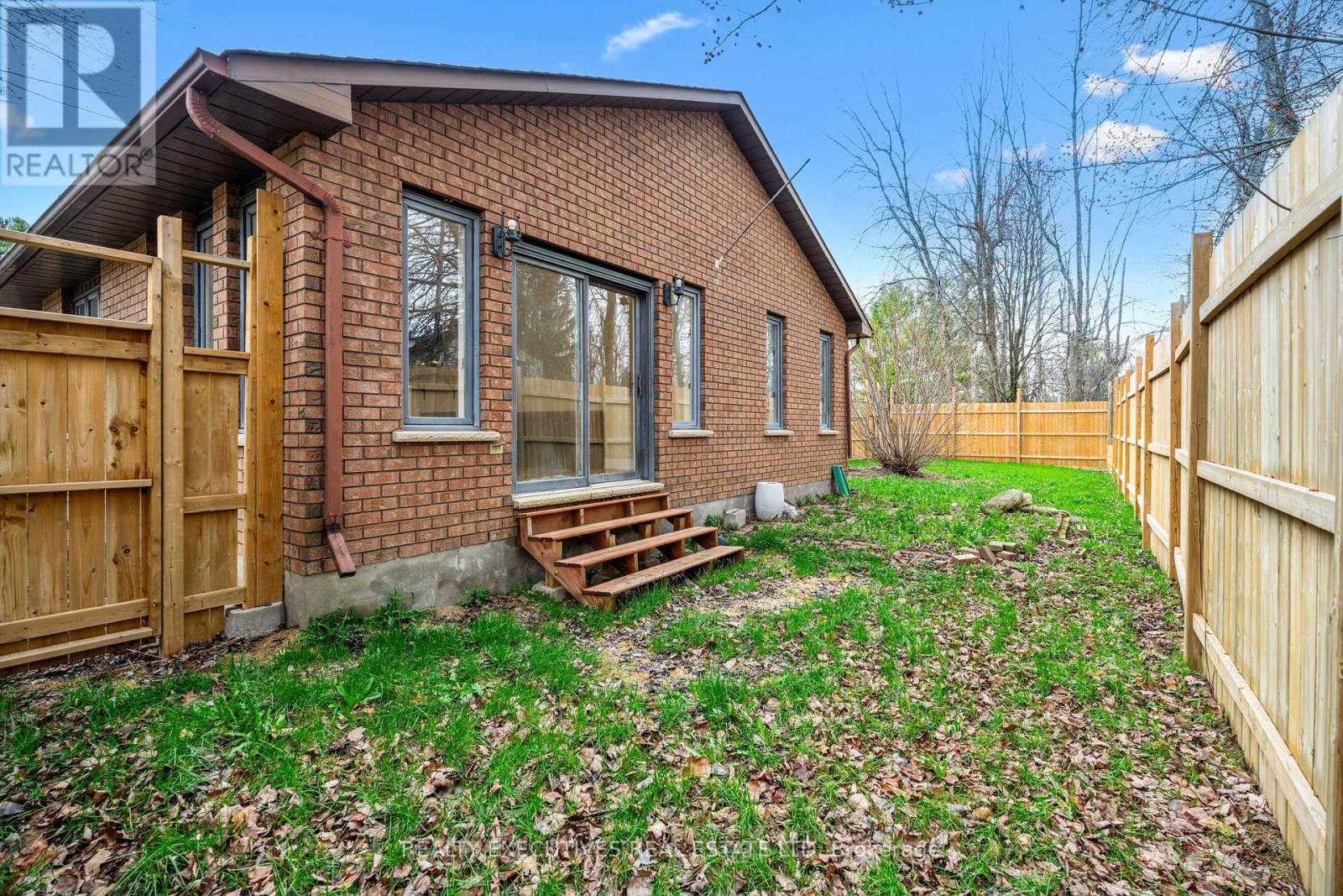 1664 CHRISTINA CRESCENT - 32