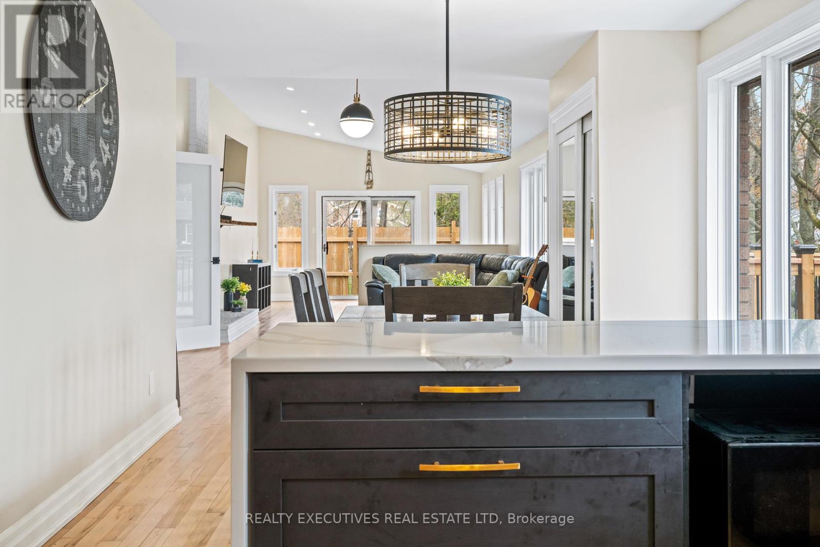 1664 CHRISTINA CRESCENT - 8