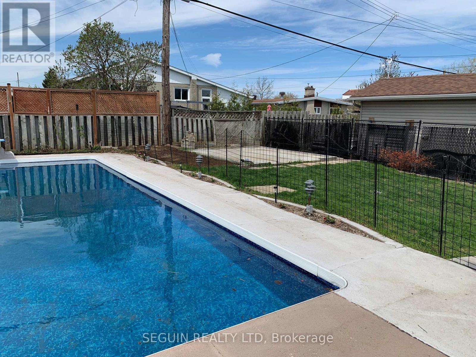 460 THERIAULT STREET - 8