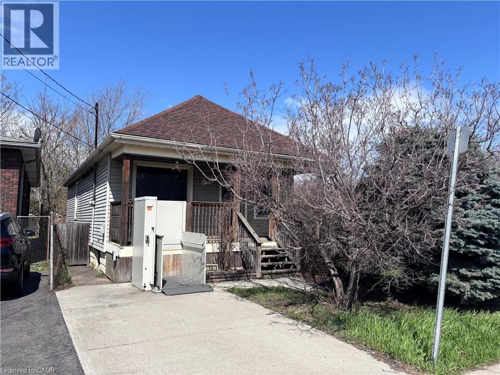 19 BENSON Avenue, Hamilton, Ontario, L8H3M8 — Photo 2