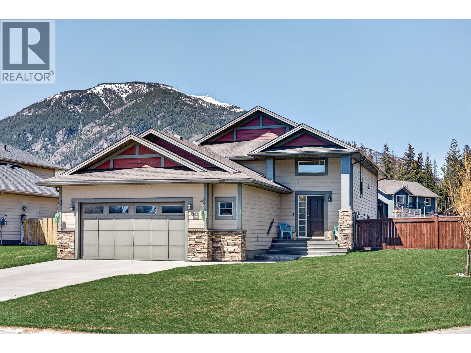 2309 FALCON Court, Sparwood