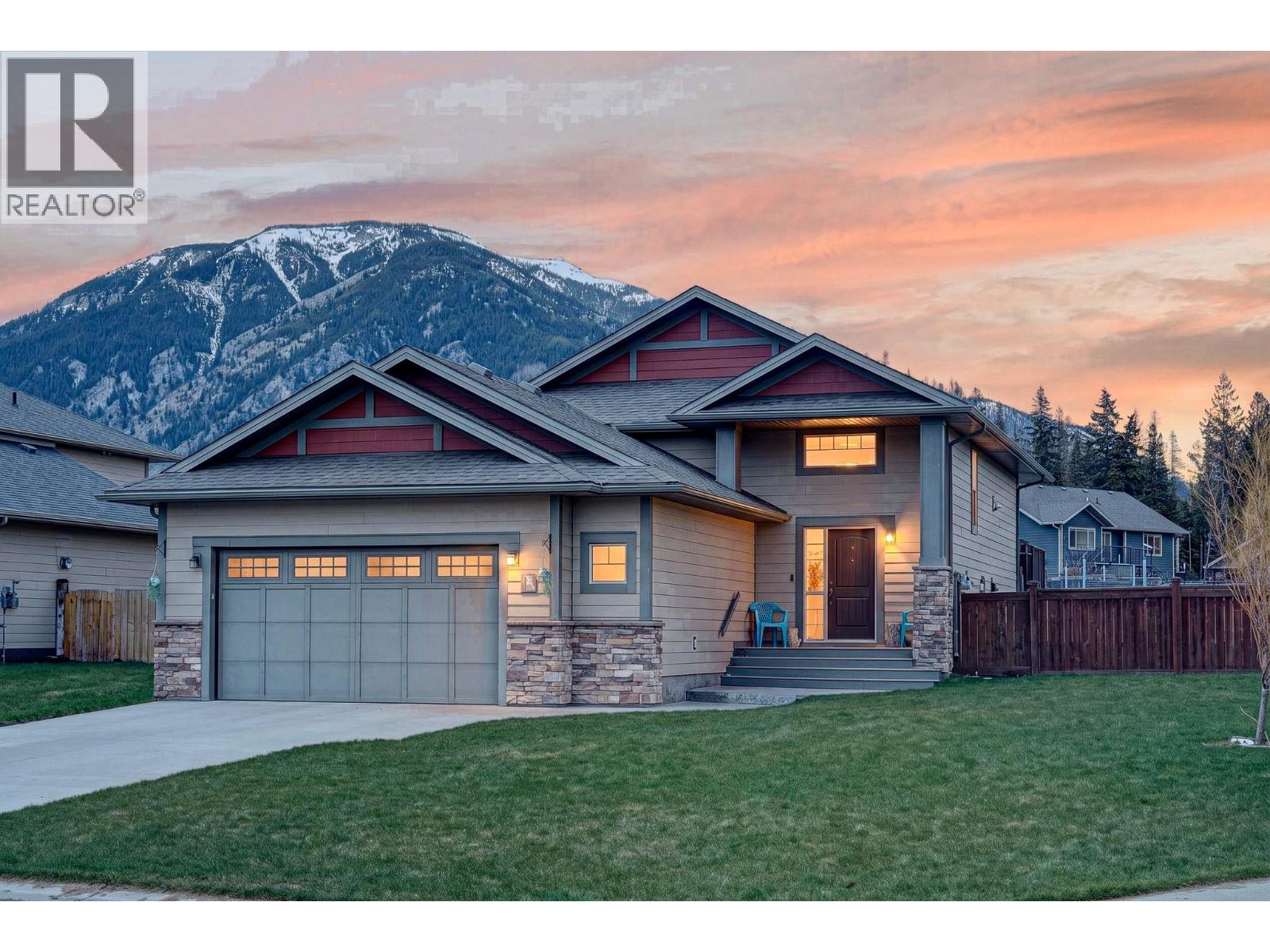 2309 FALCON Court, Sparwood
