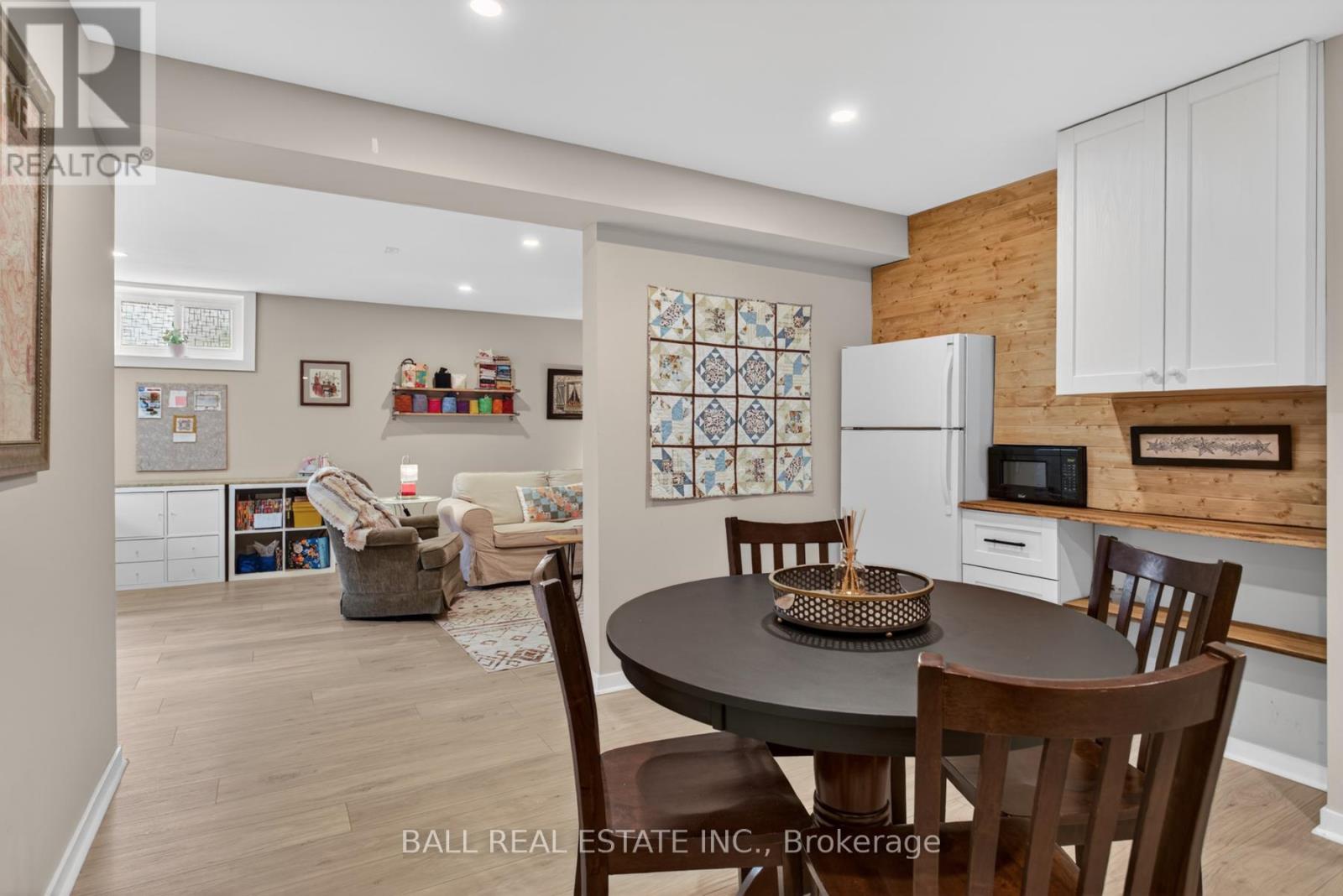 72 SUMMER LANE - 32