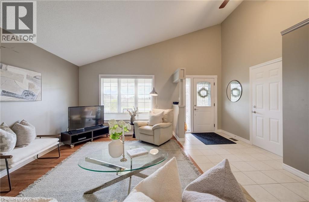 546 JERSEYVILLE Road W, Hamilton, Ontario, L9G3L5 — Photo 3
