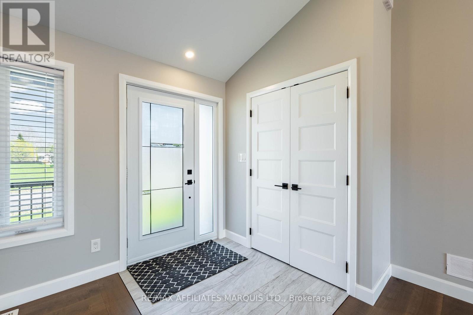 6836 JAMES CRESCENT - 5
