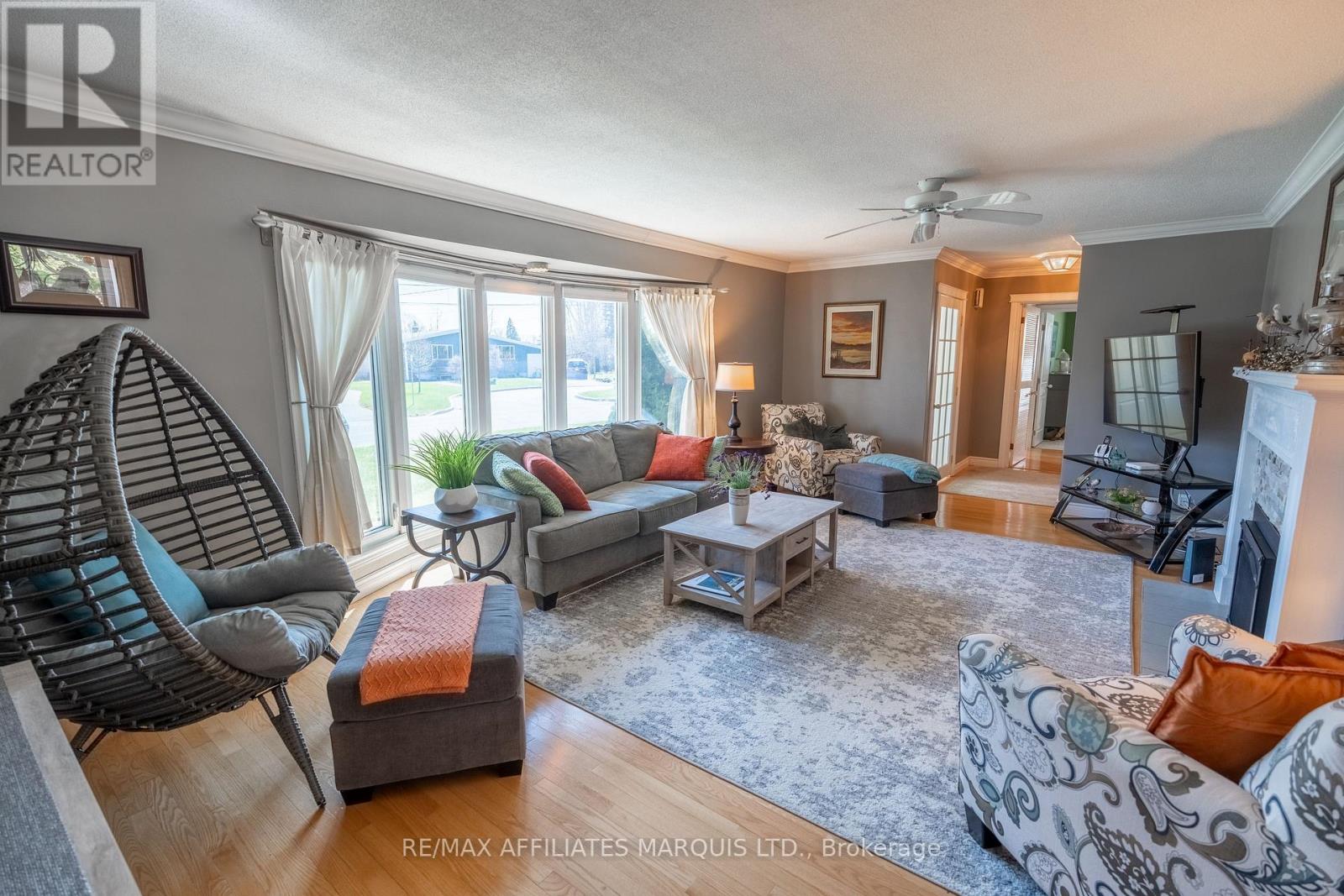 1407 BOYD STREET S - 13