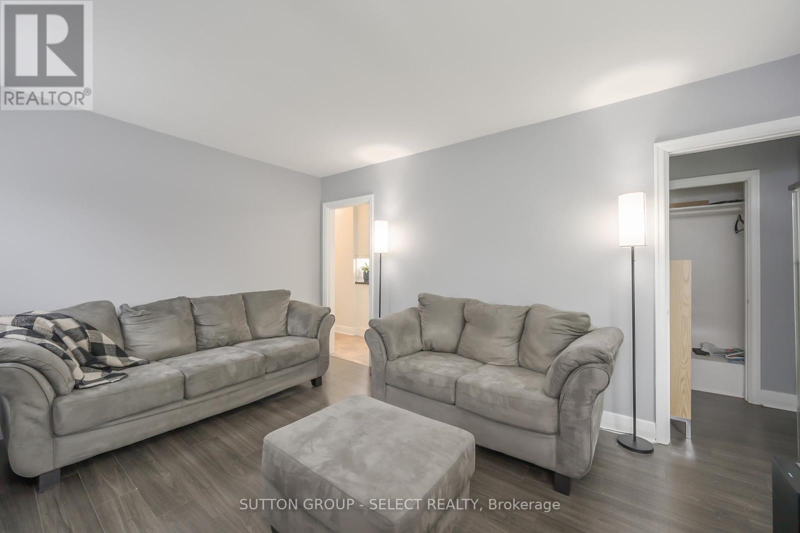 20 COVENTRY AVENUE - 12