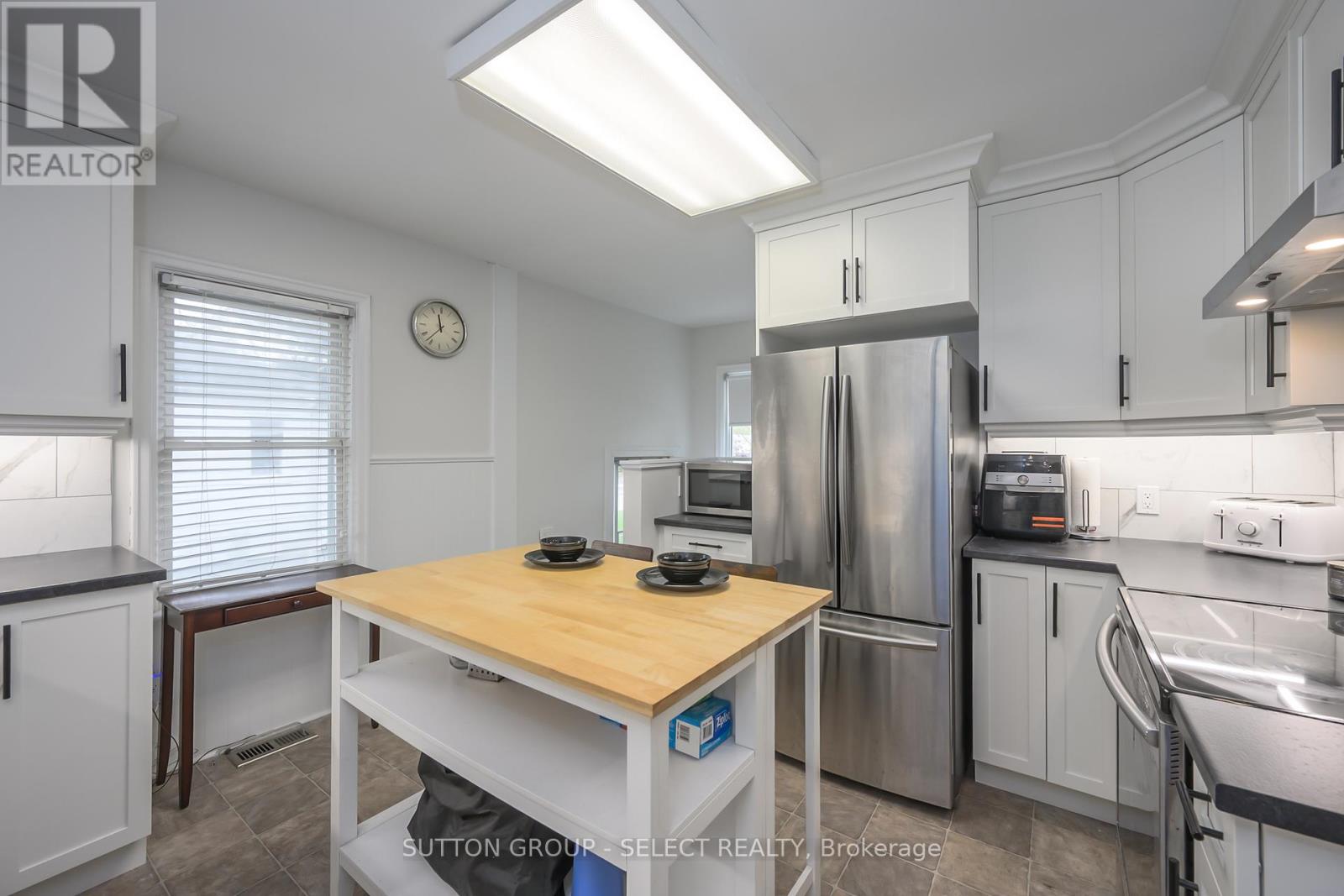 20 COVENTRY AVENUE - 13
