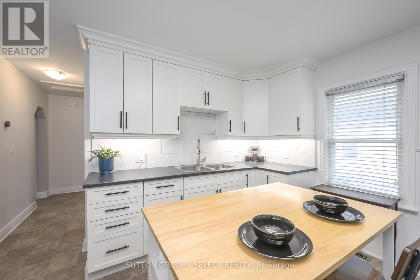 20 COVENTRY AVENUE - 14