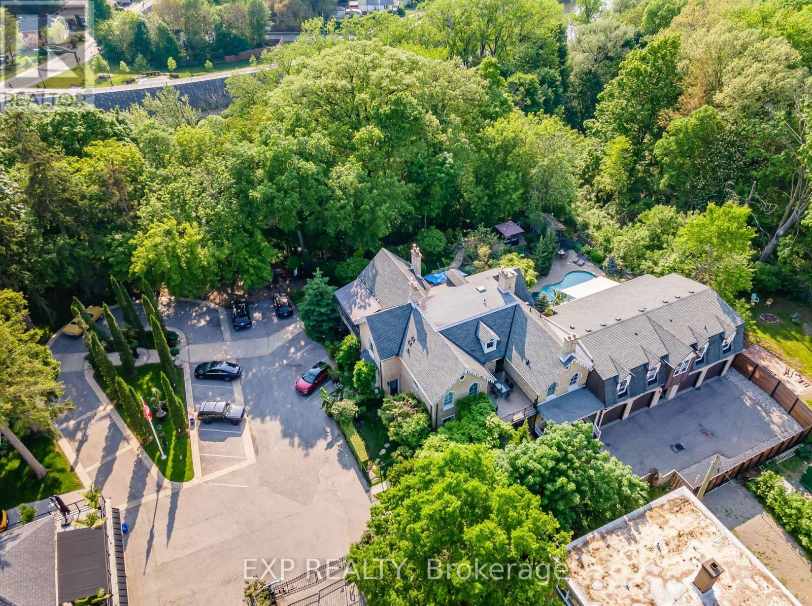 #3 80 BARTON STREET - 1