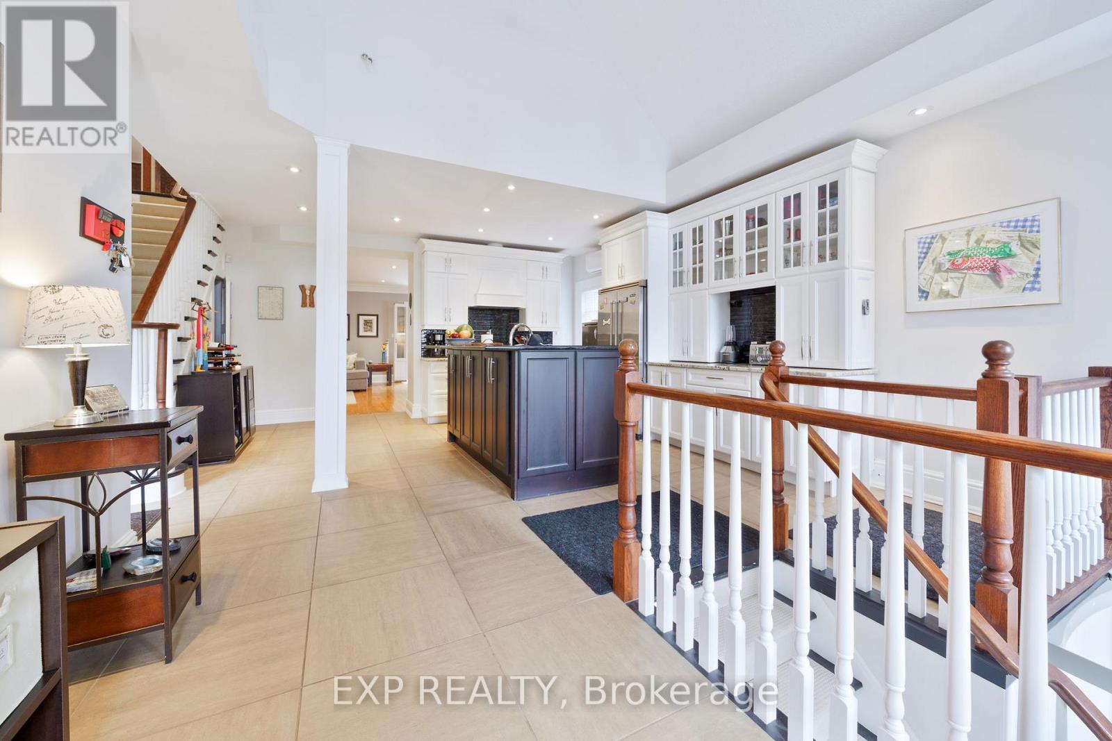 #3 80 BARTON STREET - 11