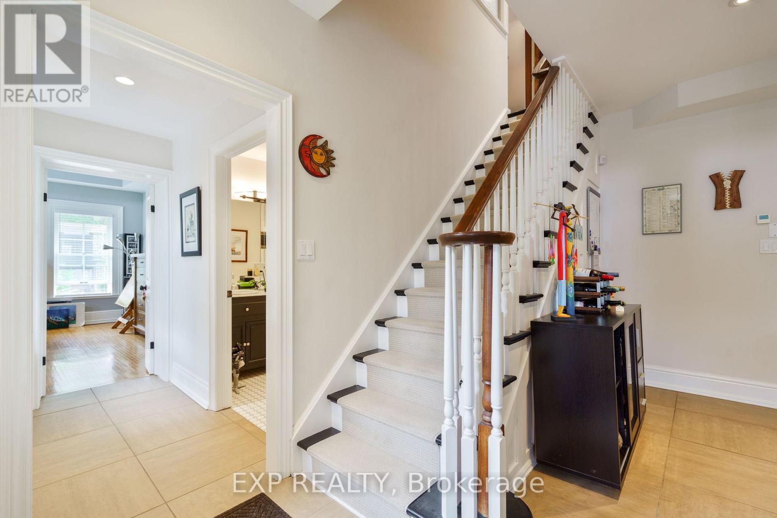#3 80 BARTON STREET - 15