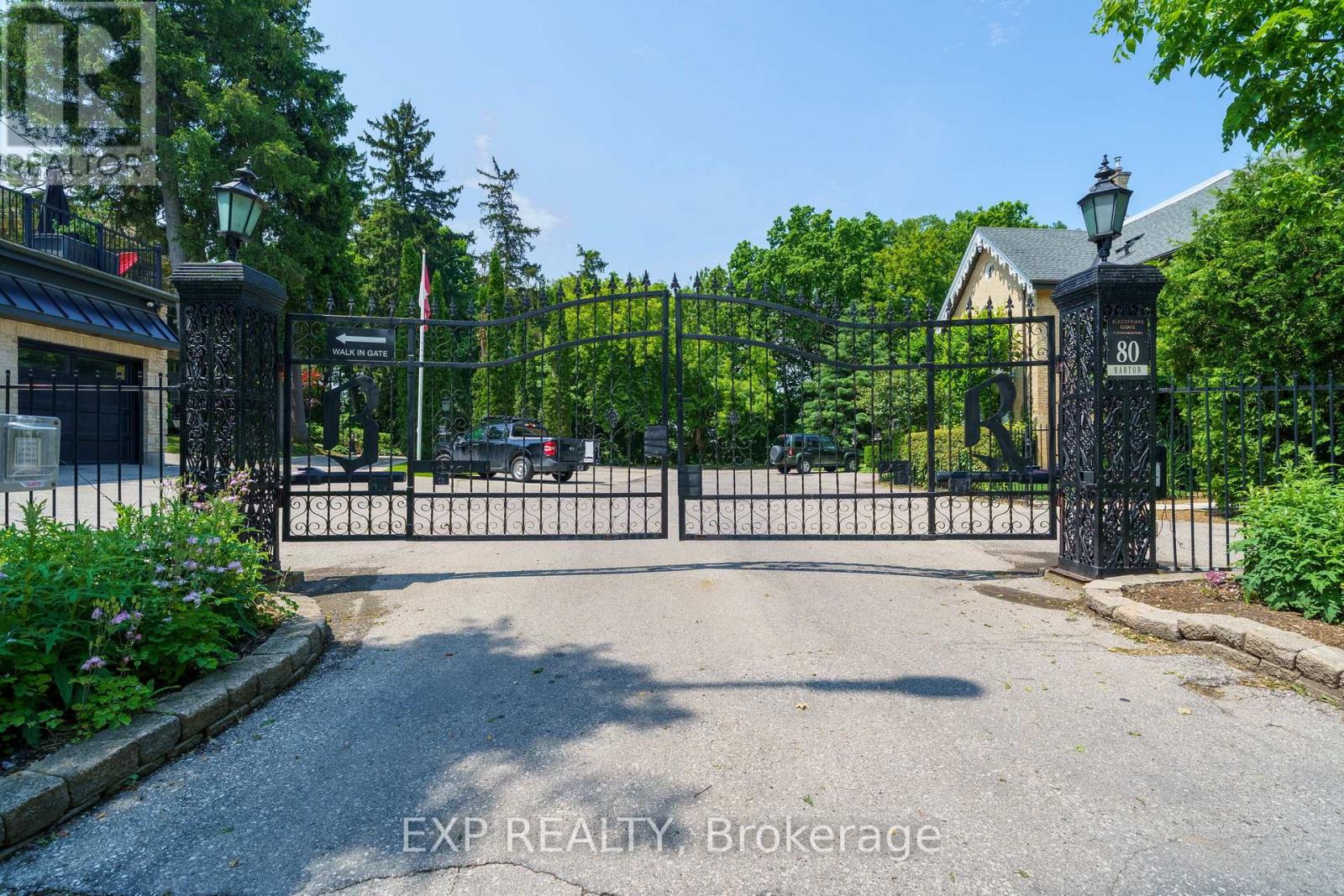 #3 80 BARTON STREET - 2
