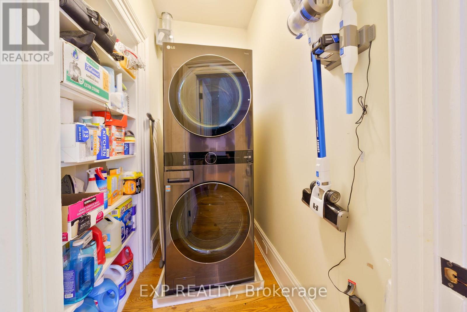 #3 80 BARTON STREET - 28