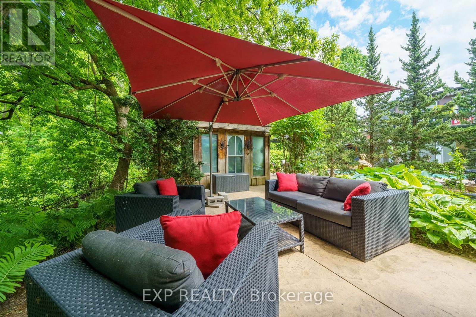 #3 80 BARTON STREET - 36