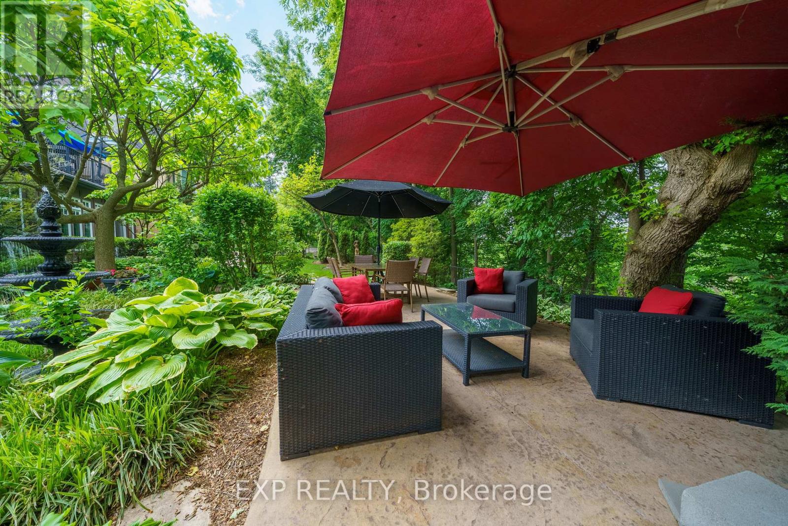 #3 80 BARTON STREET - 37