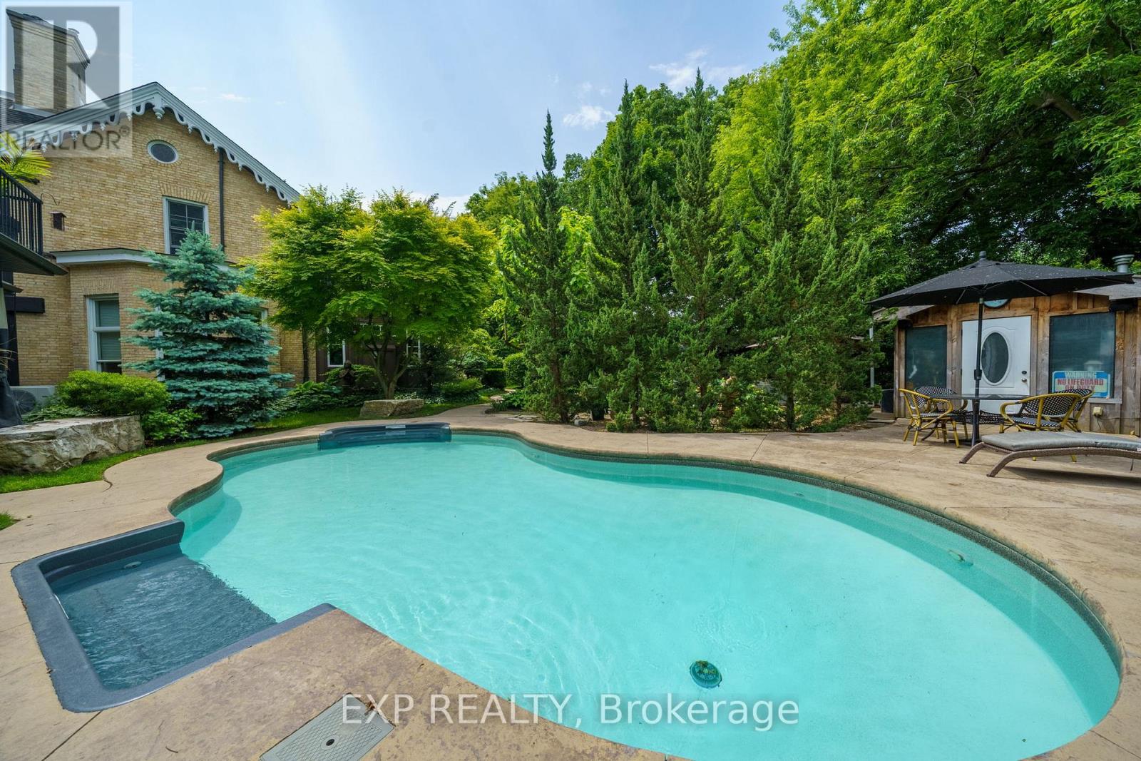 #3 80 BARTON STREET - 39