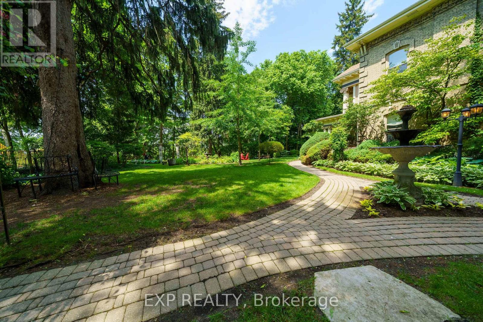 #3 80 BARTON STREET - 43