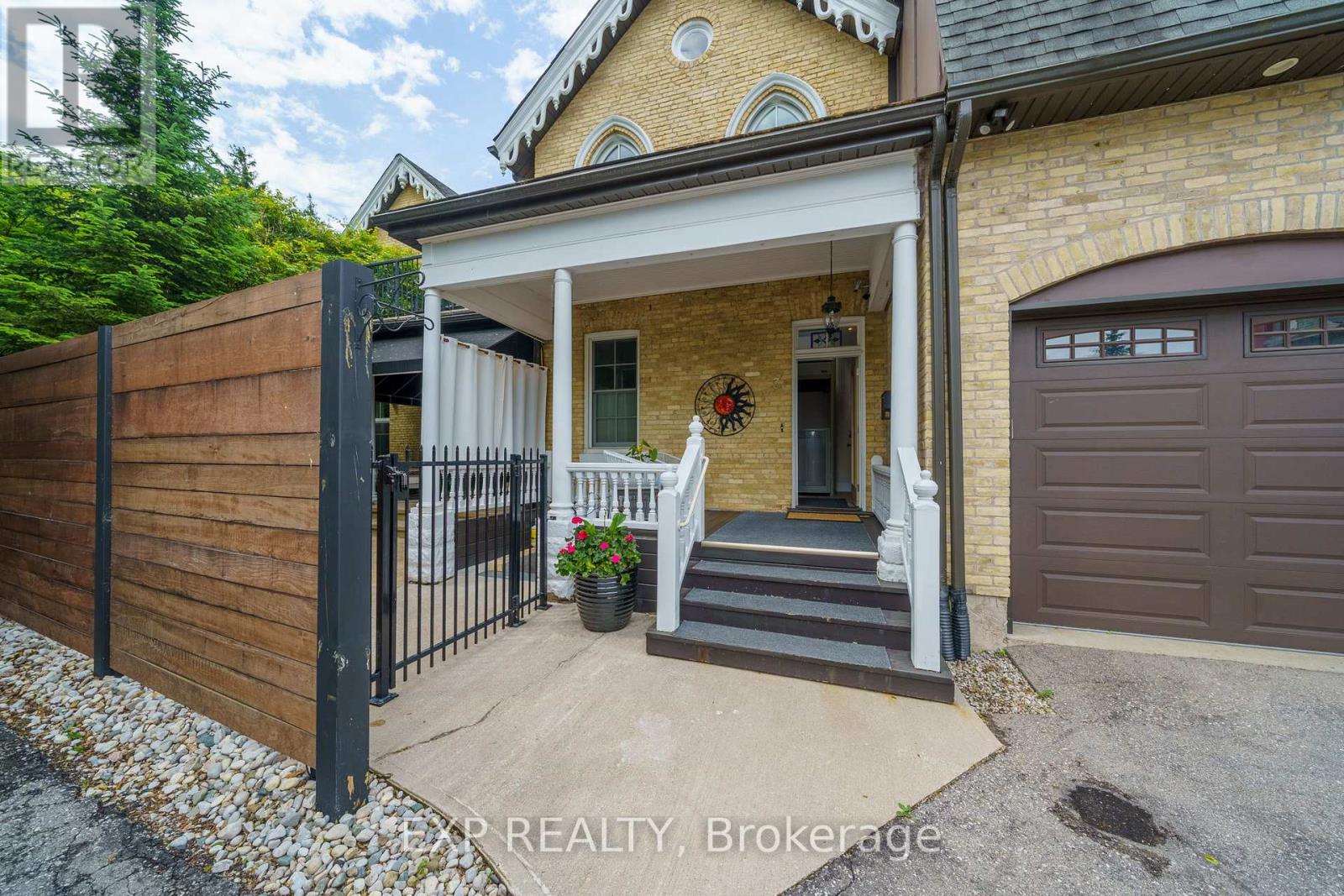 #3 80 BARTON STREET - 6