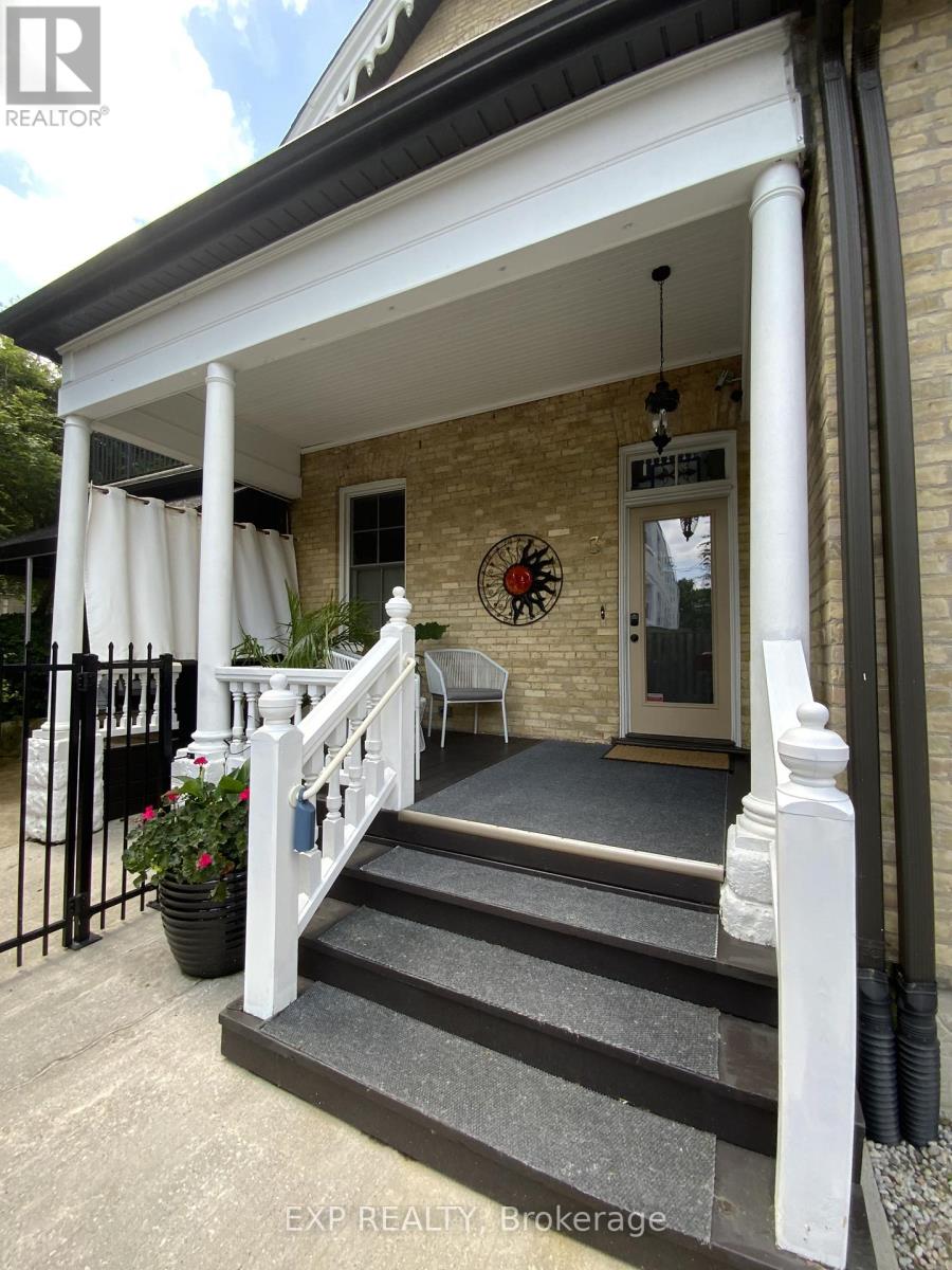 #3 80 BARTON STREET - 7