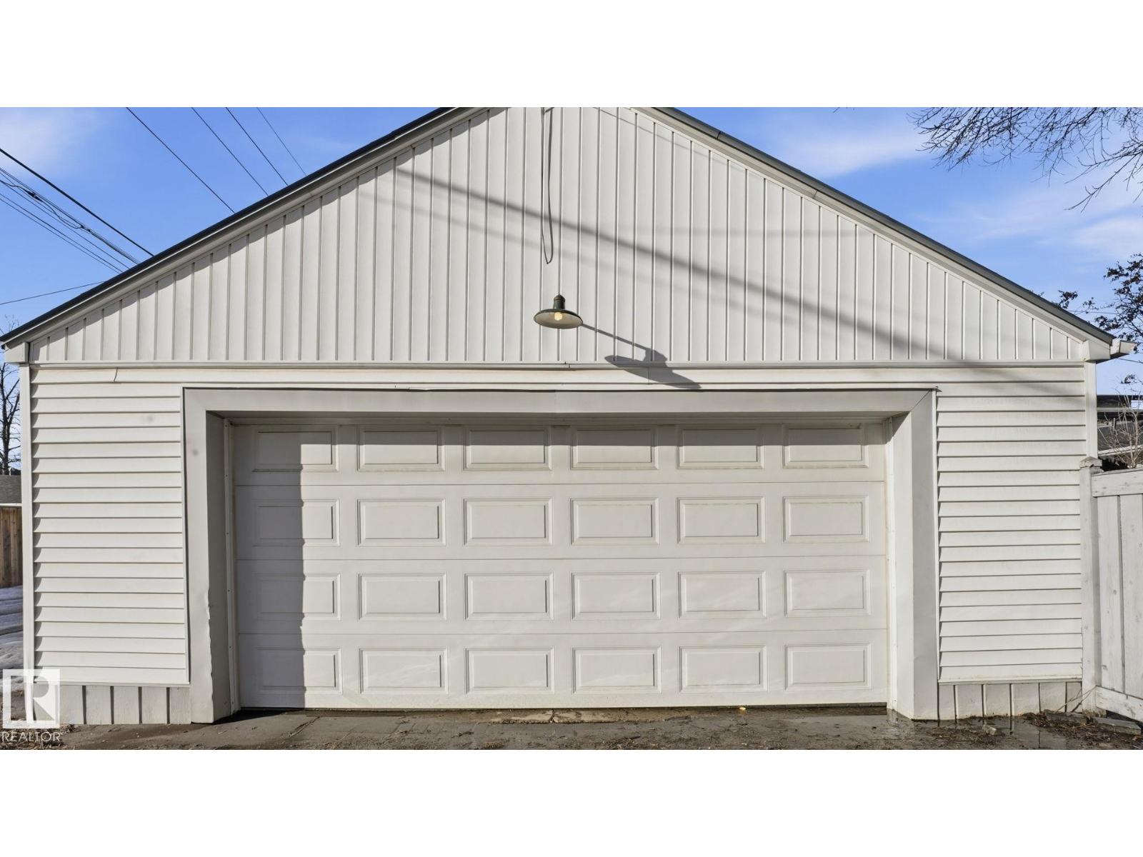 10922 117 ST NW - Image 3