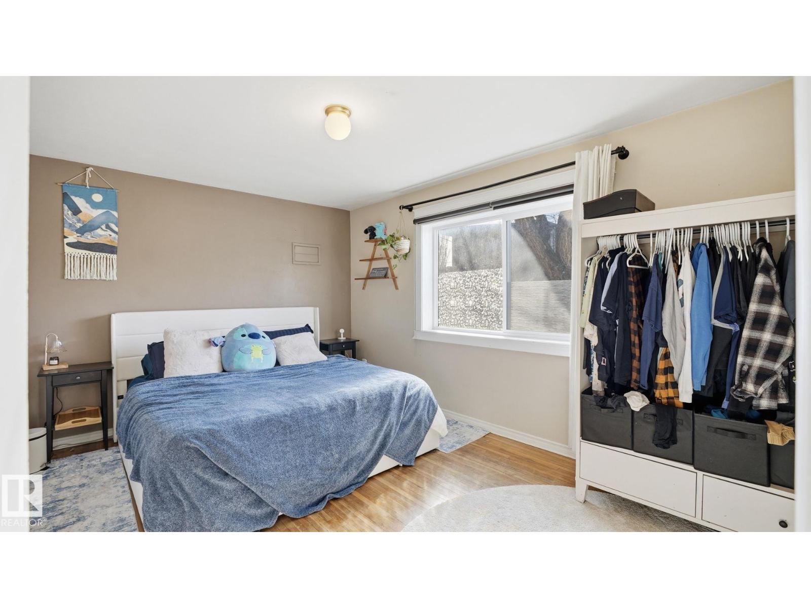 10922 117 ST NW - 15