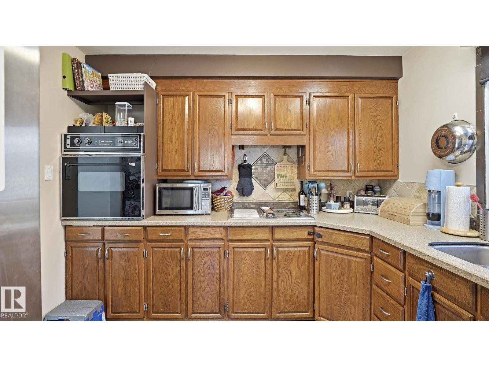 10922 117 ST NW - 9