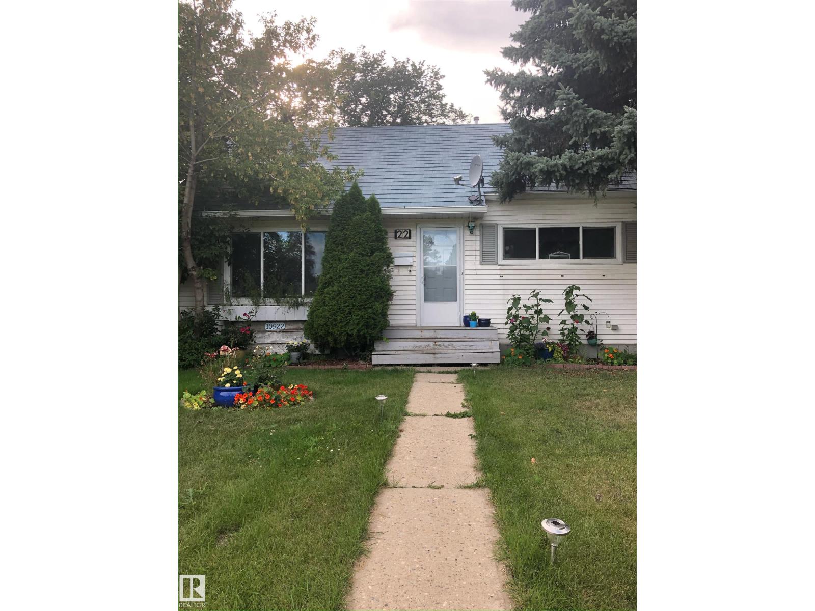 10922 117 ST NW - 4