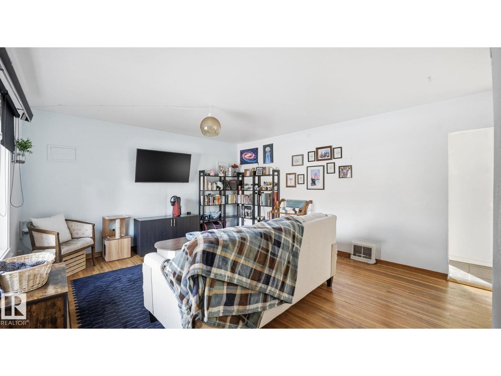 10922 117 ST NW - 6