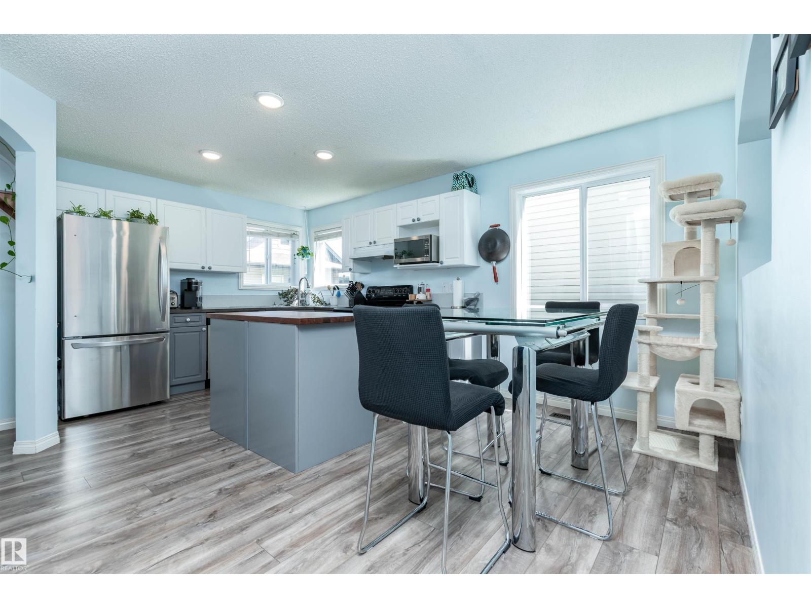 12204 18 AV SW, Edmonton