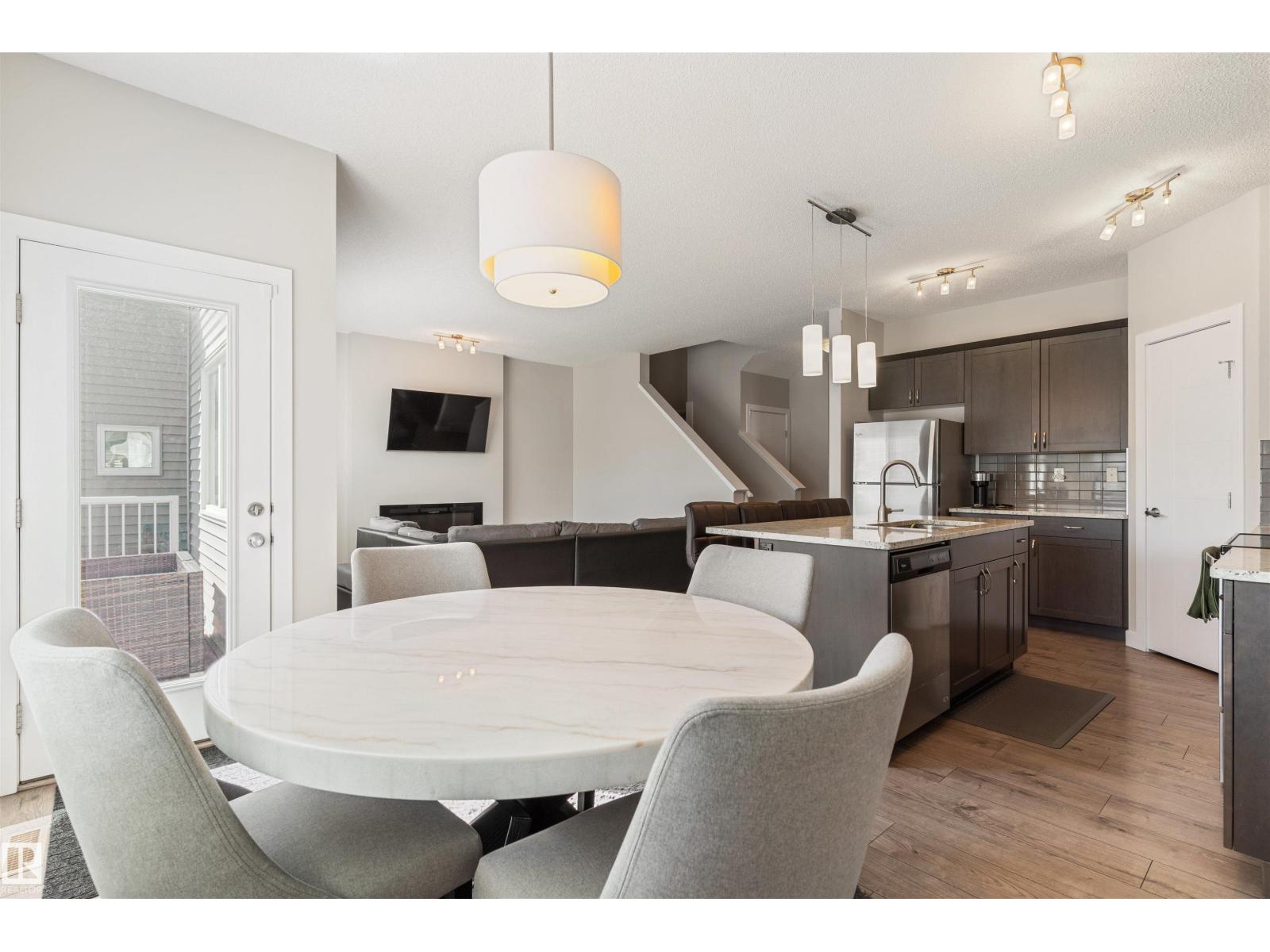 8011 EVANS CR NW, Edmonton