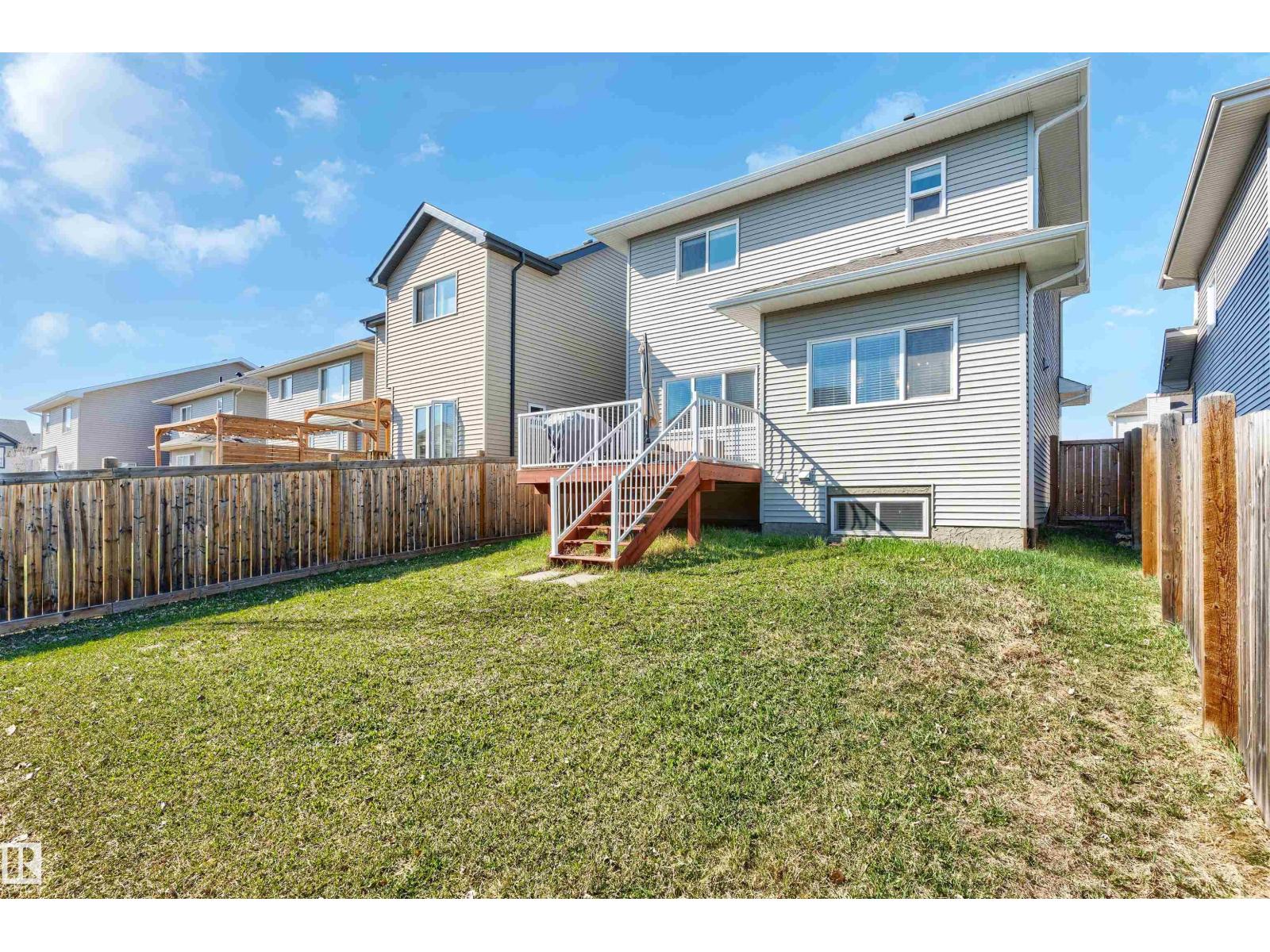 8011 EVANS CR NW, Edmonton