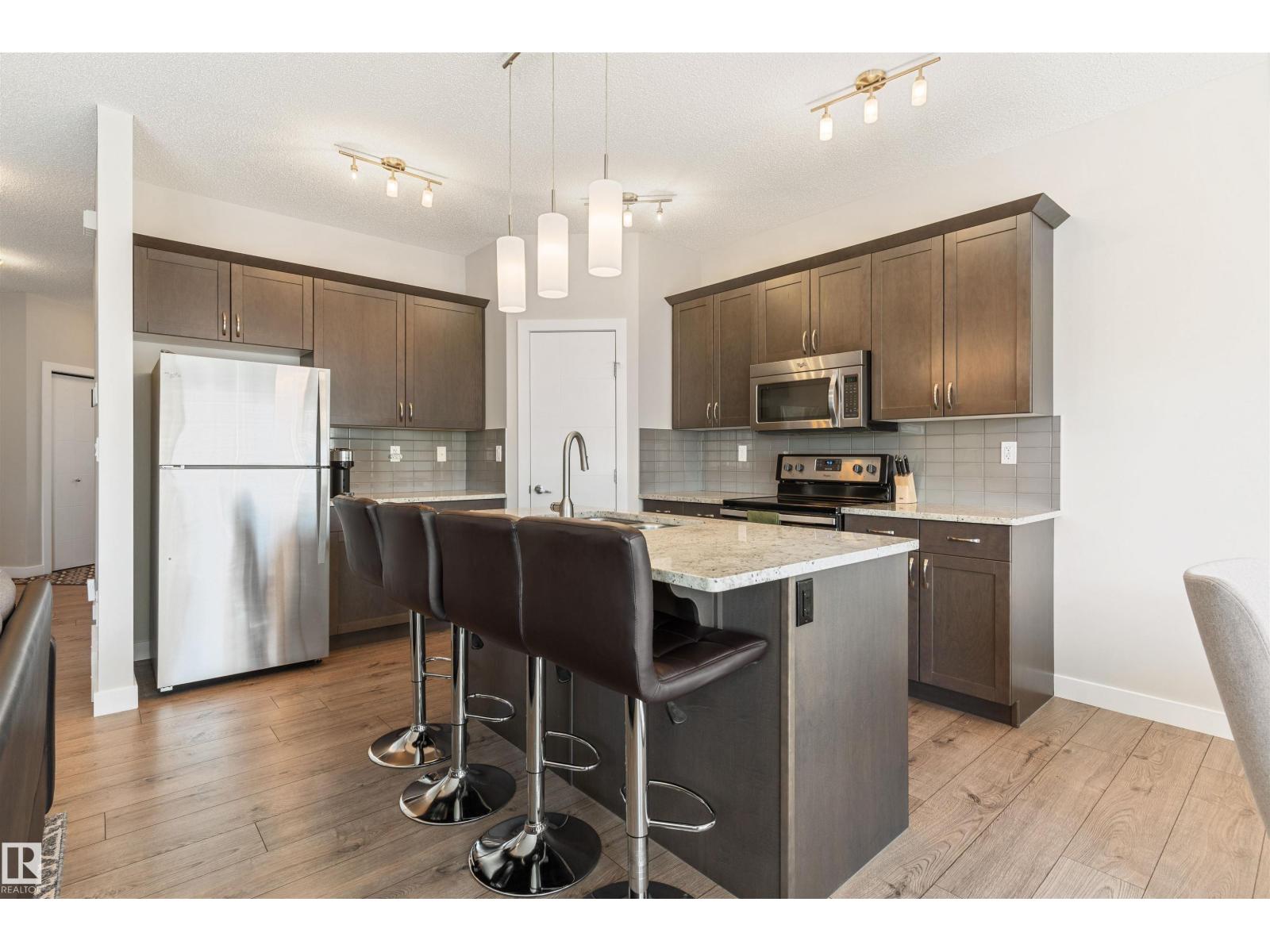 8011 EVANS CR NW, Edmonton