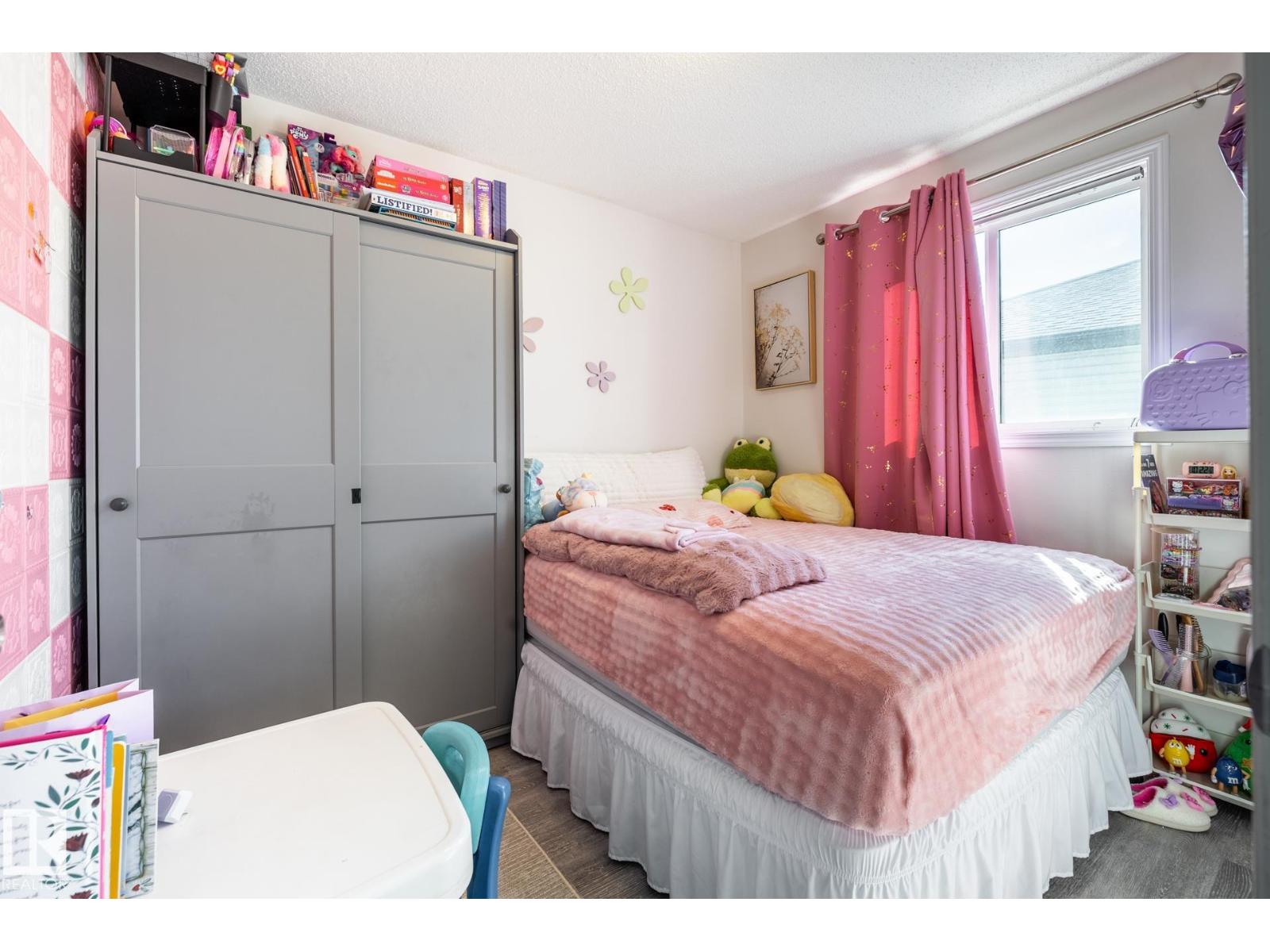 8644 173 AV NW - 22